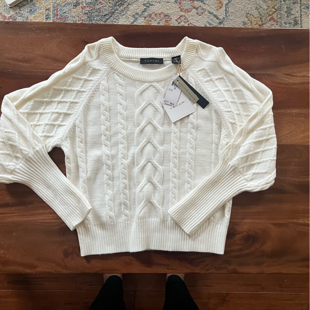 New never worn Tahari white sweater